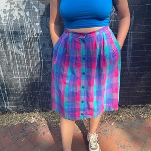 Middi length plaid button down skirt 🦄💜